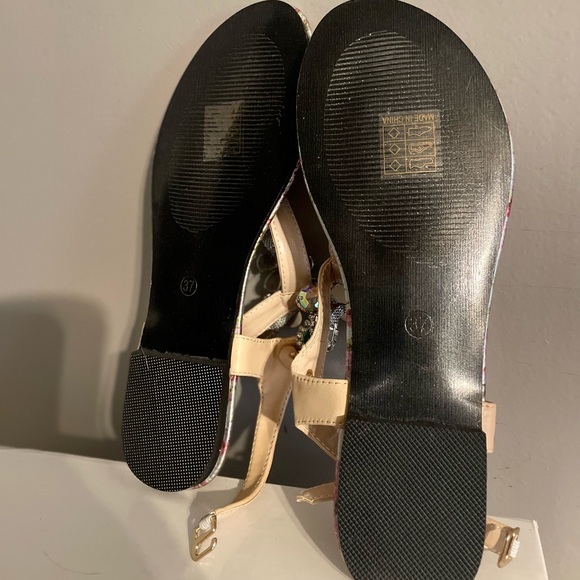 Brand New Shein Sandal never been worn. 5.5 size 37 in Euro. - Picture 6 of 6